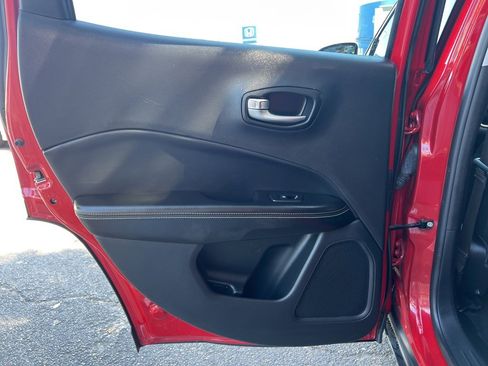 Used 2021 Jeep Compass Latitude image 17