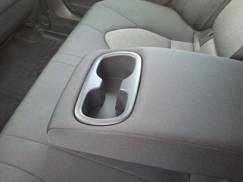 Used 2022 Toyota Camry LE image 10