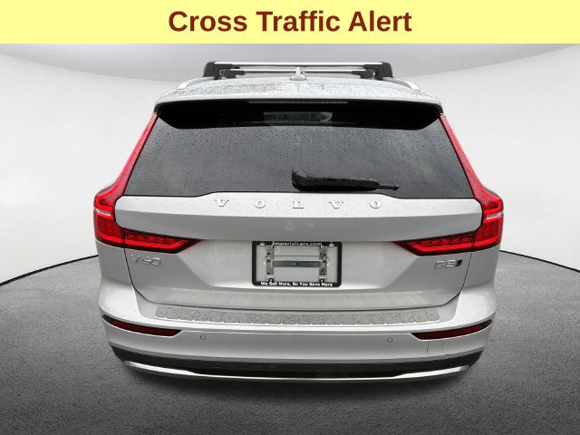 Used 2025 Volvo V60 B5 Cross Country Ultra w/ Protection Package Premier AWD/4WD image 11