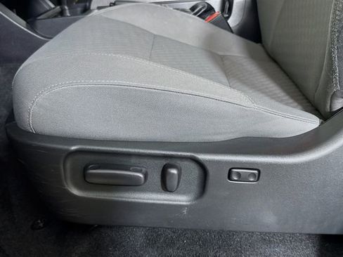 Certified 2023 Toyota Tacoma SR5 AWD/4WD image 15