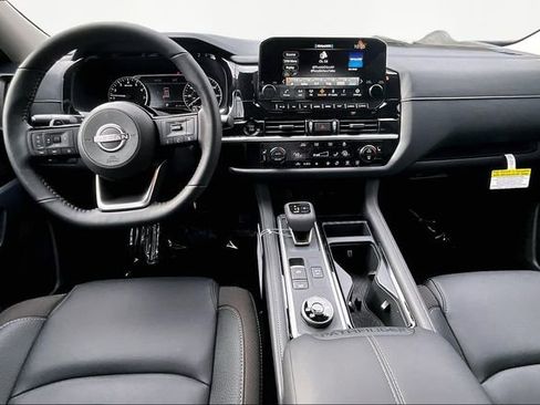 New 2025 Nissan Pathfinder SL image 5