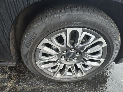 Certified 2023 GMC Yukon Denali Ultimate image 14