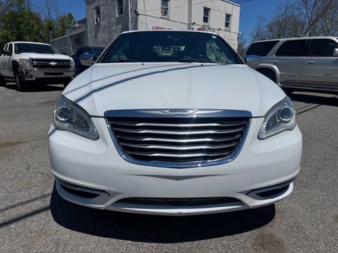 Used 2013 Chrysler 200 Limited FWD image 3