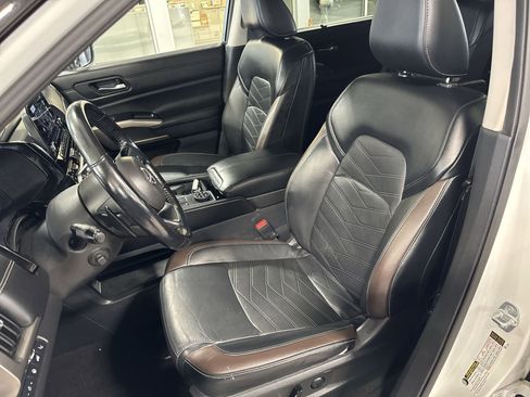 Certified 2023 Nissan Pathfinder Platinum AWD/4WD image 28