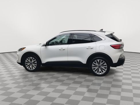 Certified 2022 Ford Escape Titanium AWD/4WD image 37
