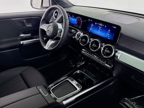 New 2026 Mercedes-Benz GLB 250 image 15