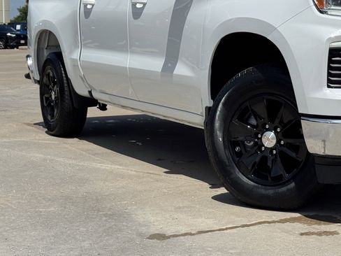 Used 2025 Chevrolet Silverado 1500 LT AWD/4WD image 12