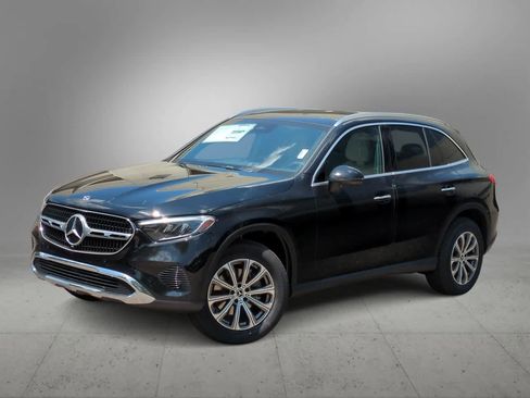 Used 2025 Mercedes-Benz GLC 300 4MATIC image 1