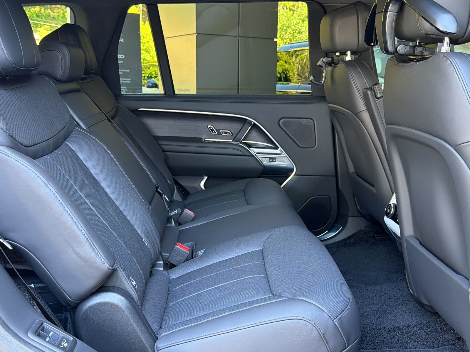 New 2026 Land Rover Range Rover Long Wheelbase SE AWD/4WD image 31