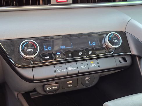 Certified 2025 Hyundai Elantra Sport FWD image 29