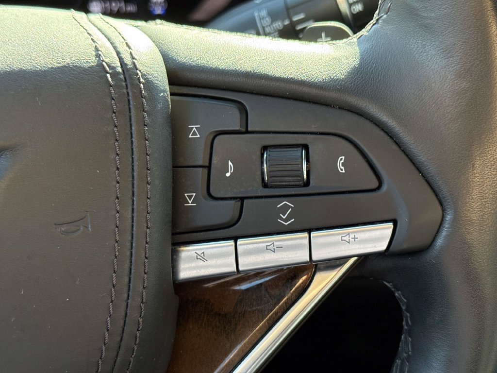 Used 2023 Cadillac Escalade Sport Platinum w/ LPO, ONYX Package AWD/4WD image 36