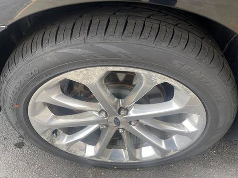 Used 2015 Ford Taurus Limited w/ Equipment Group 301A AWD/4WD image 13