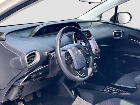 Used 2020 Toyota Prius Prime LE FWD image 9