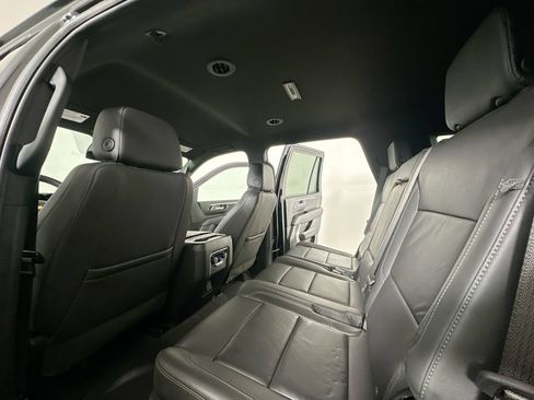 Used 2025 Chevrolet Tahoe LT AWD/4WD image 13
