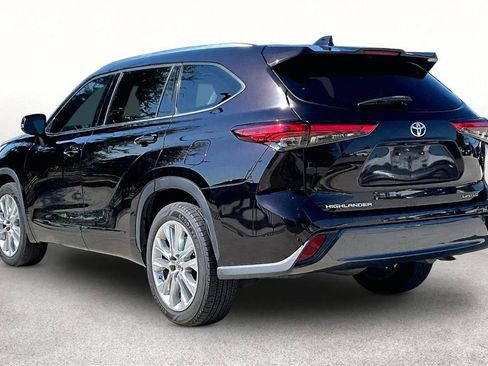 Used 2020 Toyota Highlander Limited FWD image 15