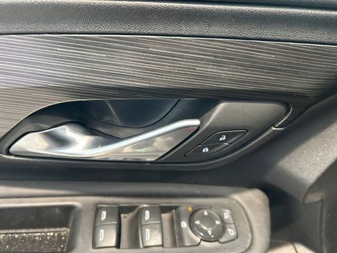 Used 2022 GMC Terrain SLE w/ Driver Convenience Package image 9