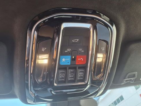 Used 2024 Jeep Grand Cherokee Summit AWD/4WD image 29
