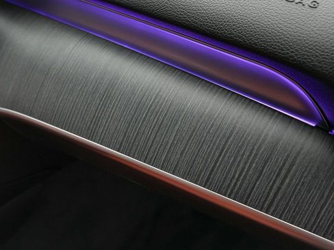 Used 2025 Mercedes-Benz C 300 Sedan image 30