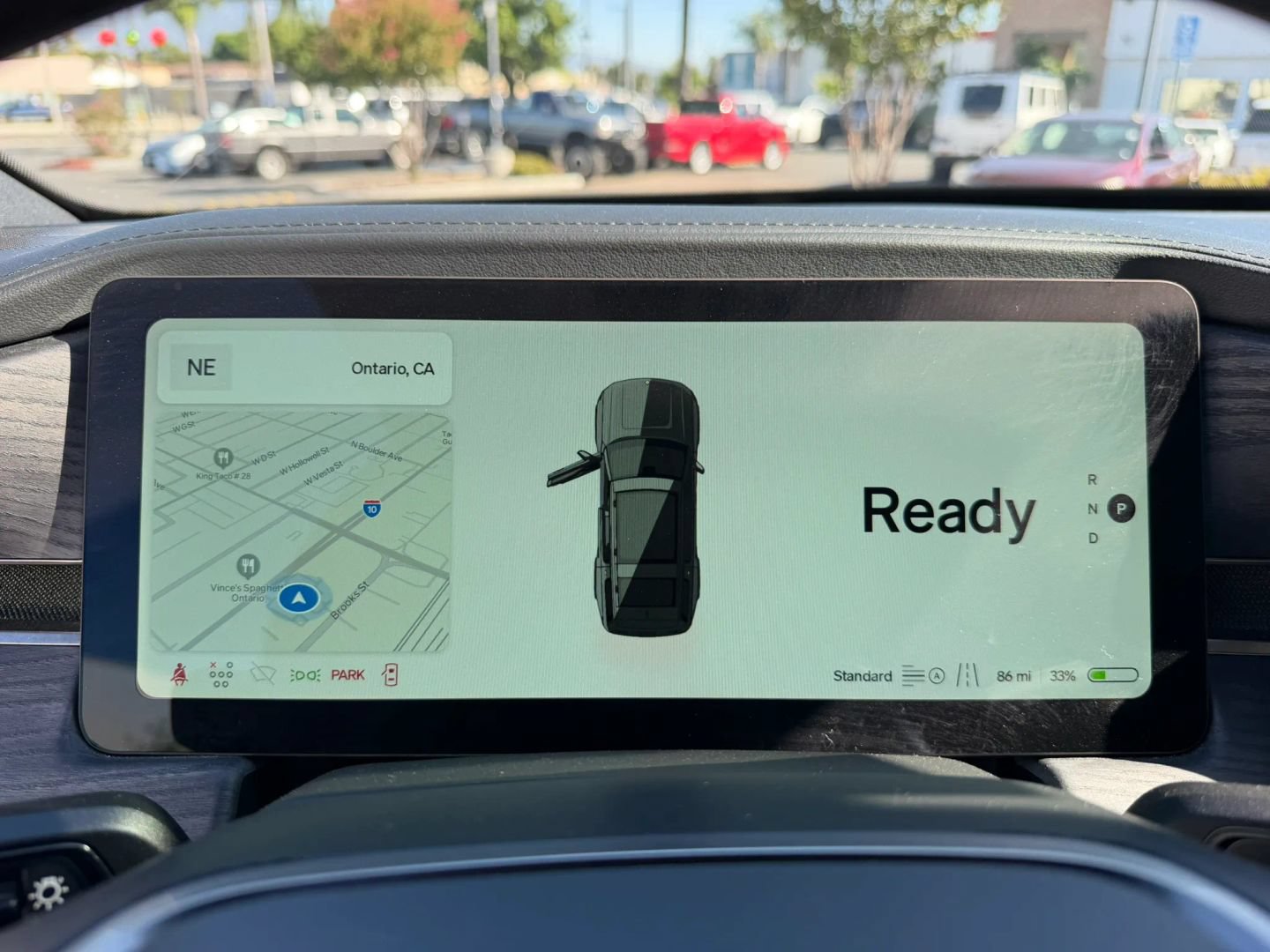 Used 2025 Rivian R1S Adventure Dual AWD/4WD image 49