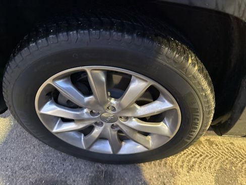 Used 2016 Jeep Cherokee Limited image 9