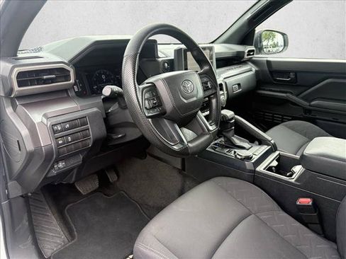 Certified 2025 Toyota Tacoma SR5 AWD/4WD image 9