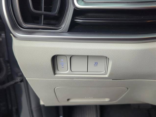 Used 2024 Kia Sorento S FWD image 11