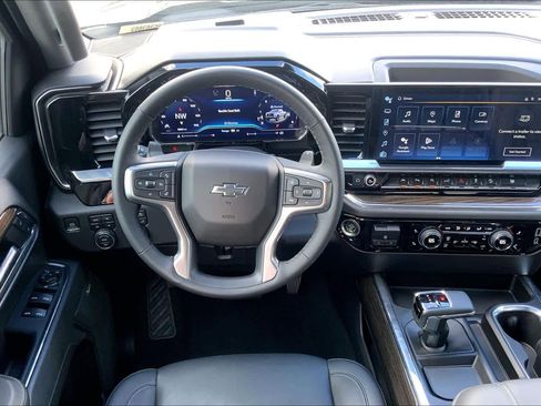 Used 2023 Chevrolet Silverado 1500 LT Trail Boss w/ LT Trail Boss Premium Package image 5