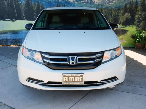 Used 2016 Honda Odyssey LX image 2