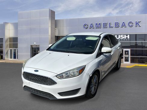 Used 2017 Ford Focus SE w/ Cold Weather Package FWD image 2