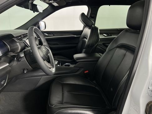 Certified 2024 Jeep Grand Cherokee L Limited w/ Luxury Tech Group II image 22