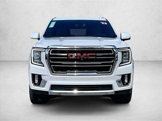 Used 2022 GMC Yukon XL SLT w/ SLT Luxury Package RWD video 3