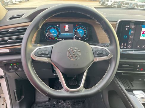 Used 2025 Volkswagen Atlas SE AWD/4WD image 22