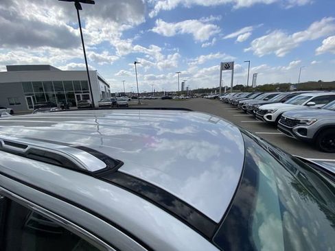 Used 2023 Jeep Wagoneer 4WD image 13