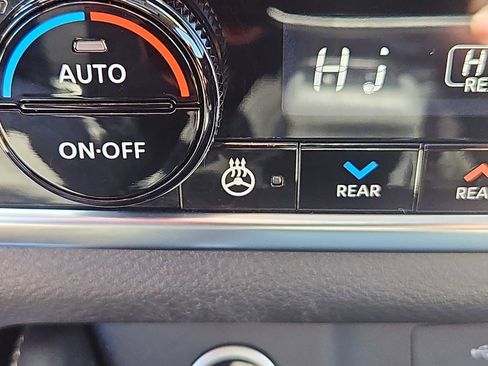 Used 2022 Nissan Rogue SL AWD/4WD image 19