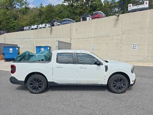 Used 2024 Ford Maverick Lariat w/ Black Appearance Package AWD/4WD image 2