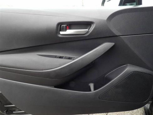 Used 2020 Toyota Corolla LE image 25