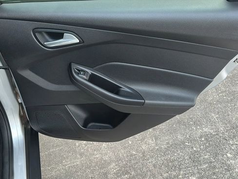 Used 2015 Ford Focus SE image 14