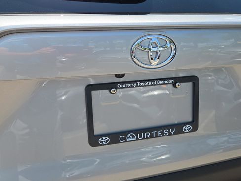 Certified 2025 Toyota RAV4 XLE w/ Convenience Package FWD image 30