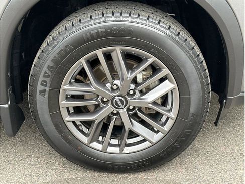 Used 2023 Nissan Rogue S image 24