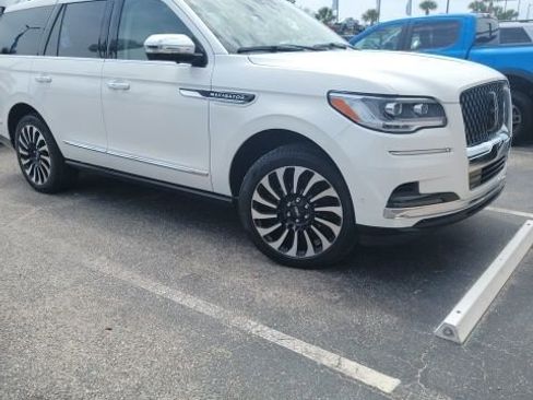 Used 2023 Lincoln Navigator Black Label image 6