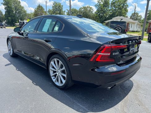 Used 2019 Volvo S60 T5 Momentum w/ Premium Package FWD image 5