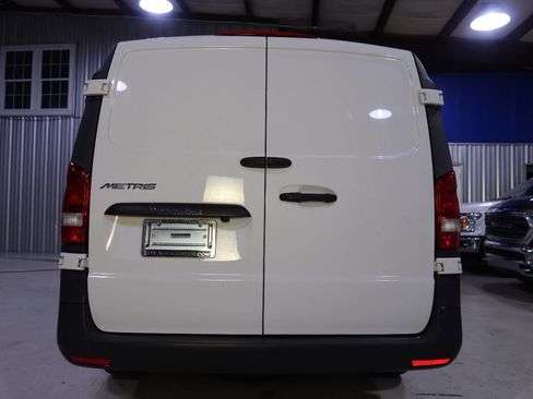 Used 2016 Mercedes-Benz Metris image 4