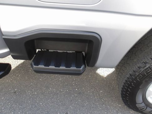 Used 2024 Ford F250 XLT image 11