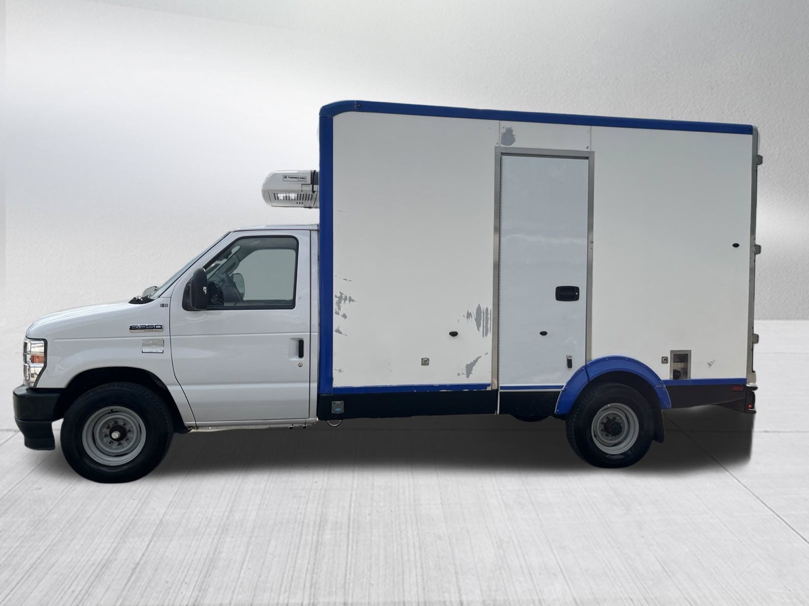 Used 2023 Ford E-350 and Econoline 350 Super Duty w/ Power Windows & Locks Group RWD image 4