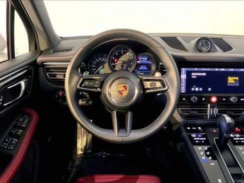 Used 2026 Porsche Macan image 15