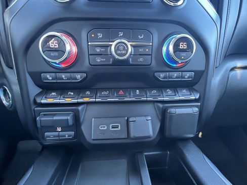 Certified 2020 GMC Sierra 1500 Denali w/ Denali Ultimate Package image 11