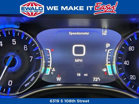 New 2026 Chrysler Pacifica Select AWD/4WD image 22