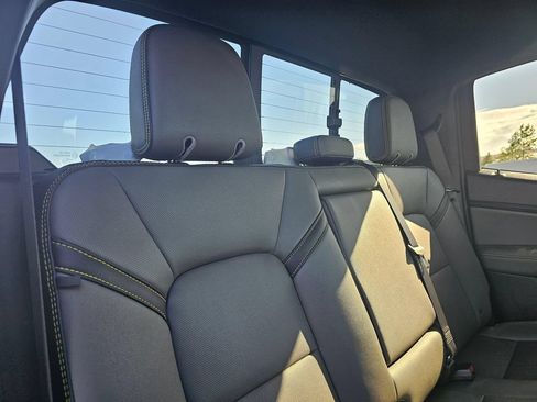 Used 2025 Chevrolet Colorado ZR2 w/ Technology Package AWD/4WD image 13
