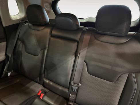 Used 2022 Jeep Compass Latitude w/ Mopar Graphics Package image 14