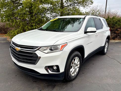 Used 2019 Chevrolet Traverse LT image 3